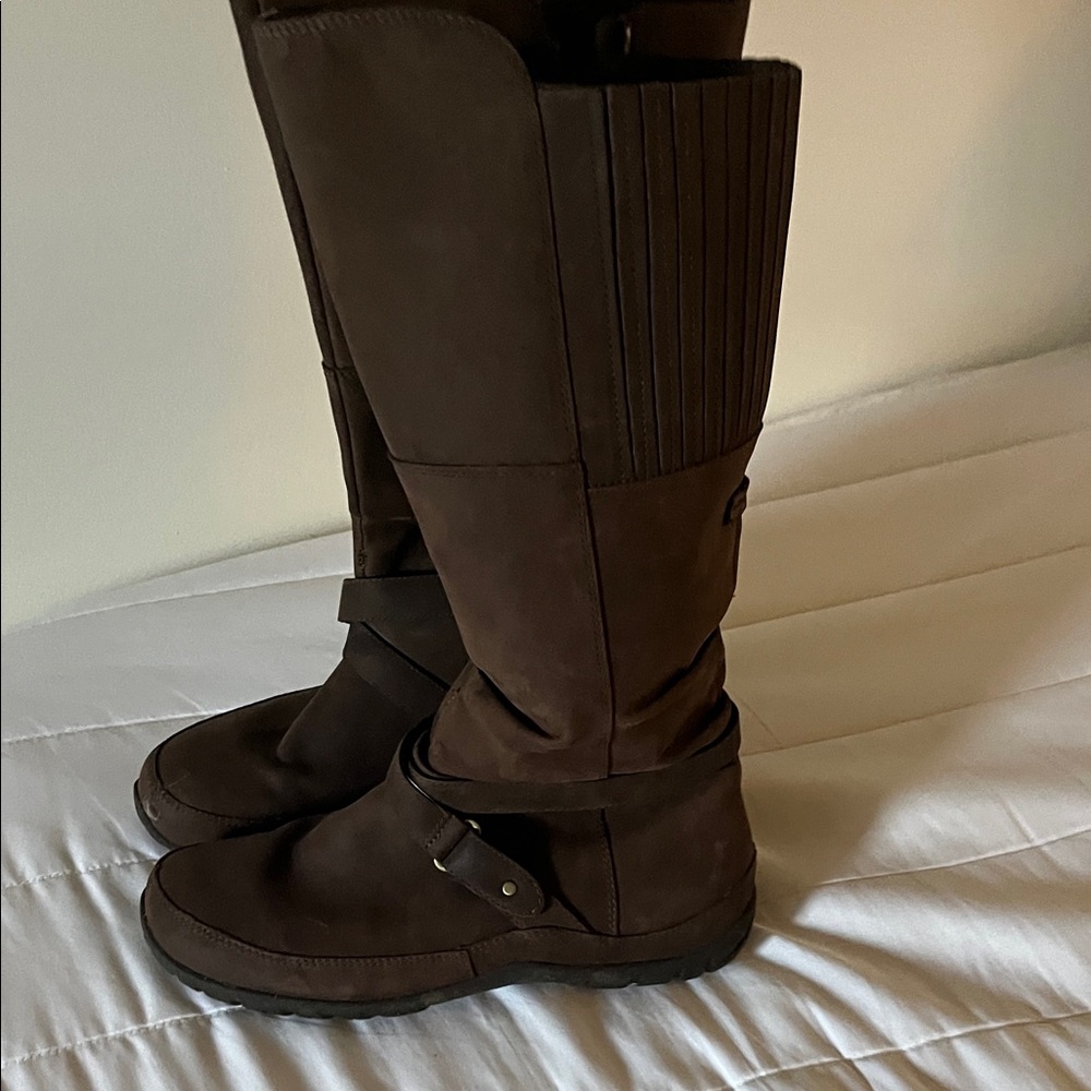 The North Face Women’s 8.5 Brown Leather Waterproof Boots